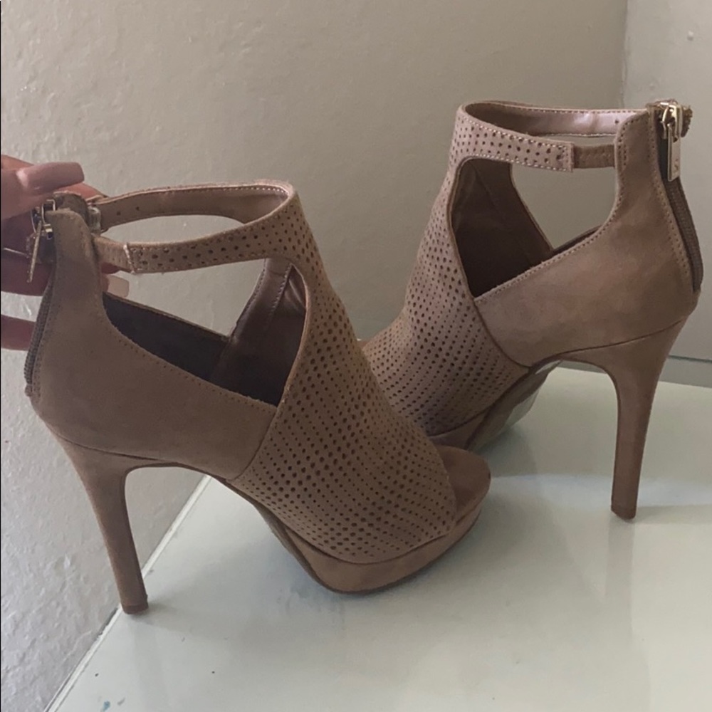 heals - Picture 3 of 3